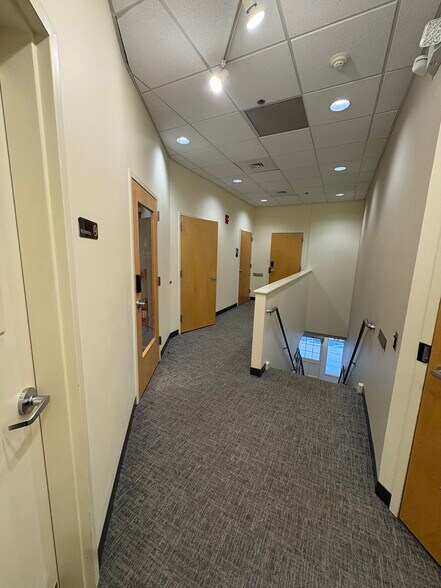 386 Washington St, Wellesley, MA à louer - Photo du bâtiment - Image 3 de 3