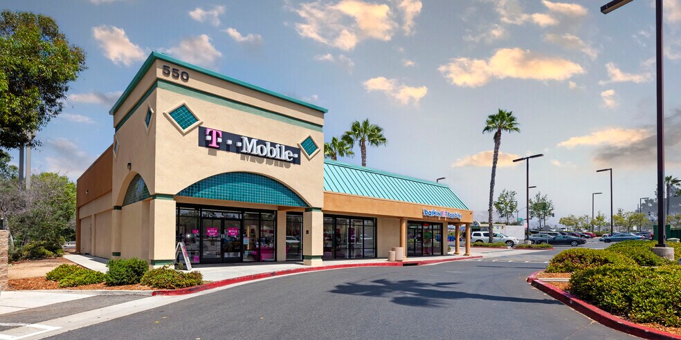 500-550 Hacienda Dr, Vista, CA for lease - Building Photo - Image 3 of 3