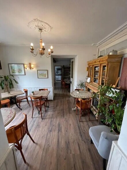 Flex in Avignon for sale - Building Photo - Image 3 of 18