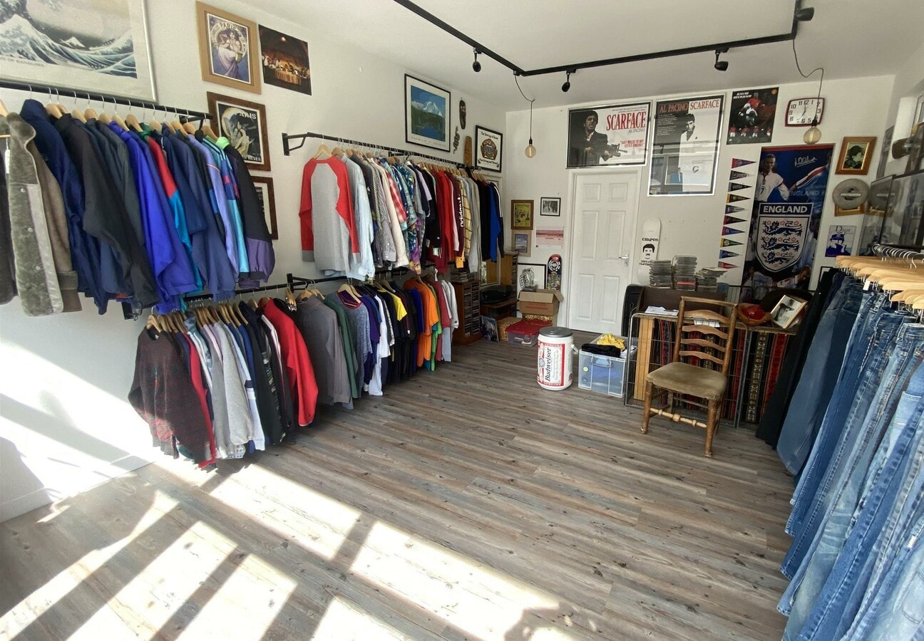 19-19A South St, Bridport, DOR DT6 3NR - Unit 19 - - Interior Photo - Image 1 of 4