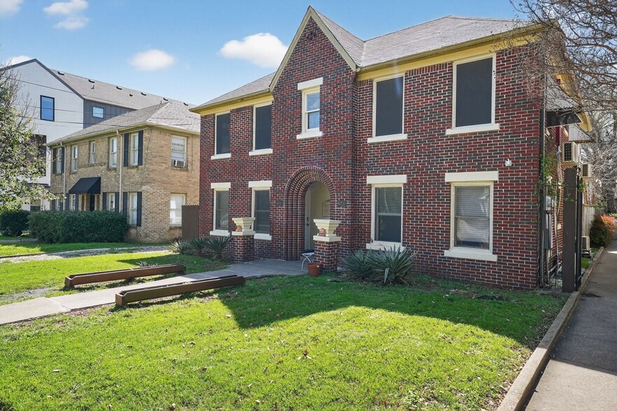 Dallas Absolute NNN Sober Living portfolio of 3 properties for sale on LoopNet.ca - Building Photo - Image 3 of 132