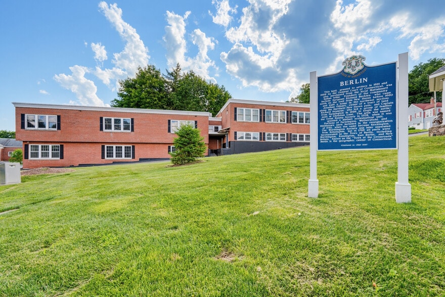 318 Main St, Berlin, CT for sale - Building Photo - Image 3 of 21