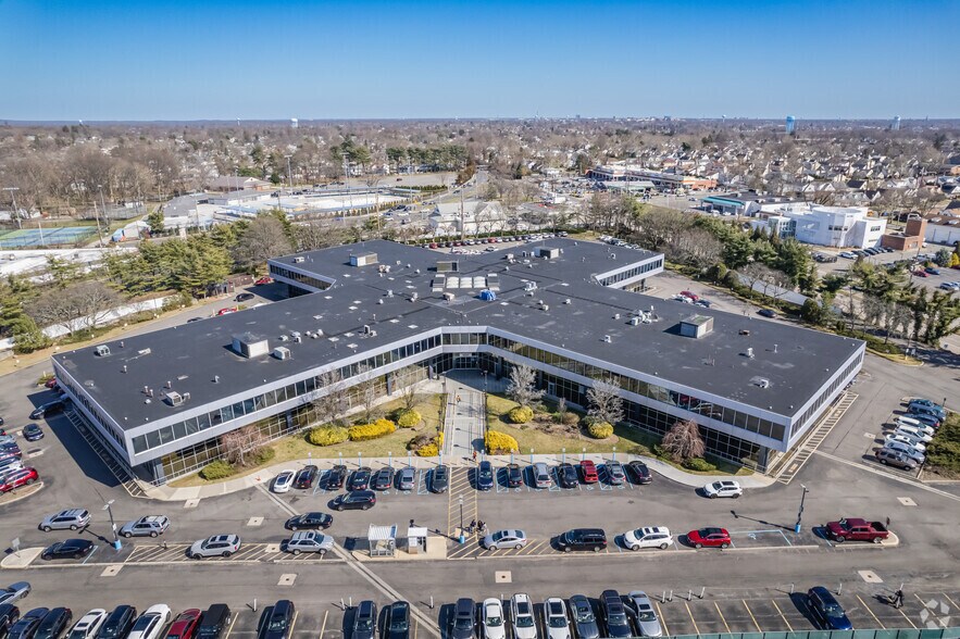 2001 Marcus Ave, Lake Success, NY for lease - Building Photo - Image 2 of 7
