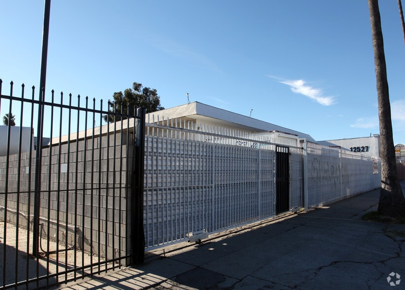 12527 San Fernando Rd, Sylmar, CA for lease - Primary Photo - Image 1 of 2