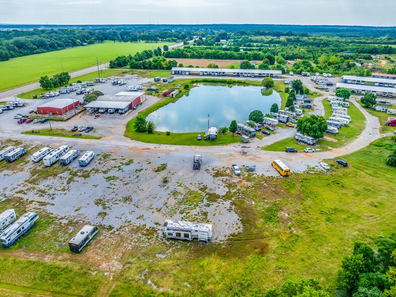 1826 Alabama River Pkwy, Millbrook, AL for sale - Building Photo - Image 2 of 5