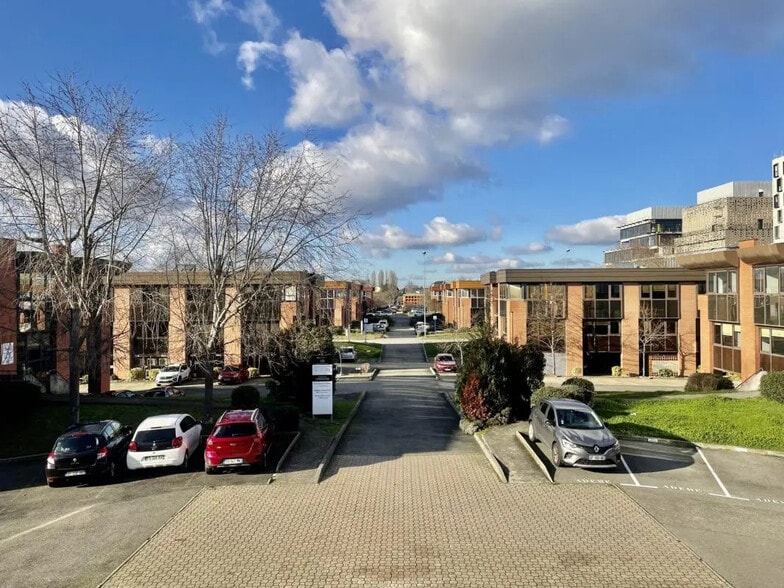 Bureau dans Labège à louer - Photo du bâtiment - Image 2 de 16