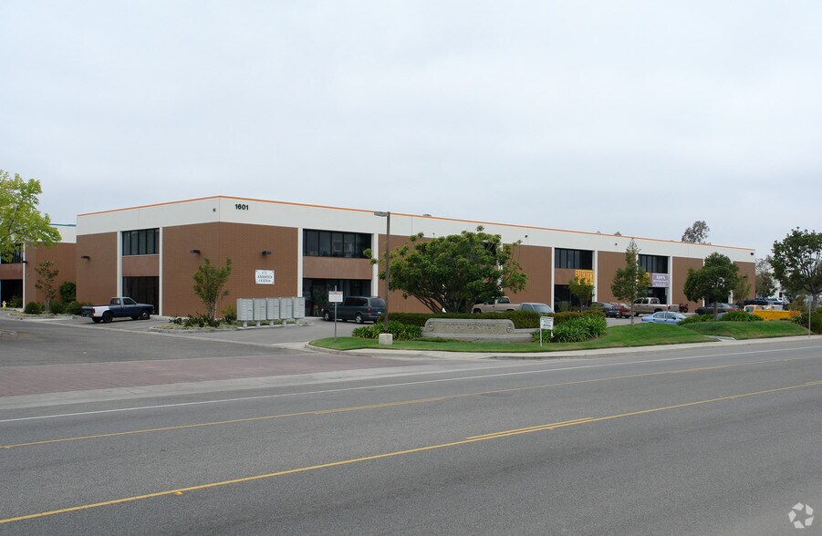 1601 Pacific Ave, Oxnard, CA à louer - Photo du bâtiment - Image 3 de 4