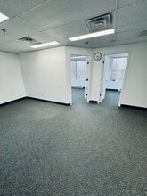 6200 Boul Taschereau, Brossard, QC for lease Interior Photo- Image 1 of 3