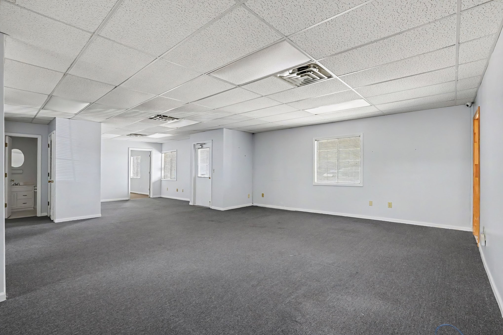 13010 White Ave, Grandview, MO for lease Interior Photo- Image 1 of 7