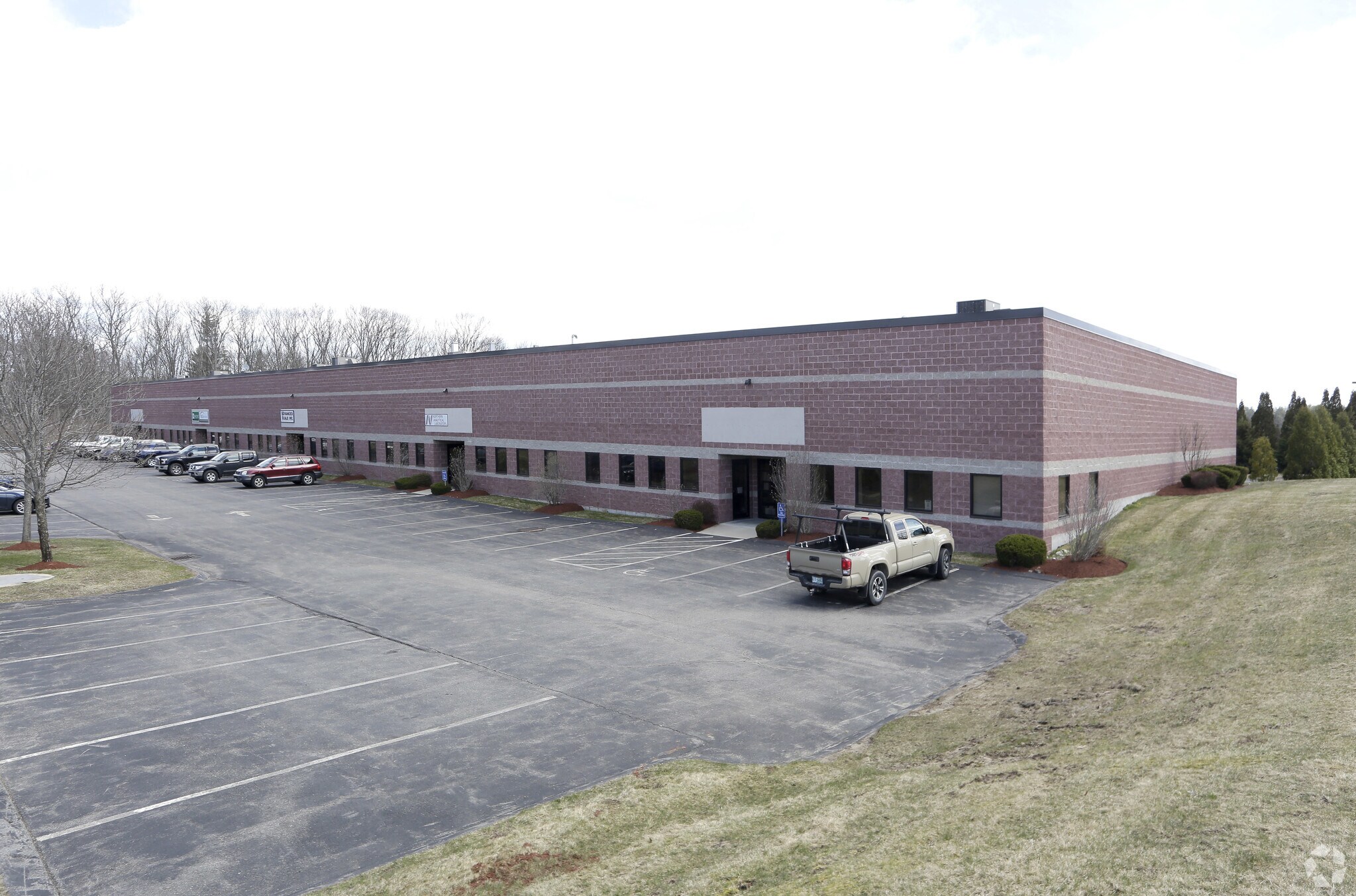 13 Delta Dr, Londonderry, NH à vendre Photo principale- Image 1 de 18