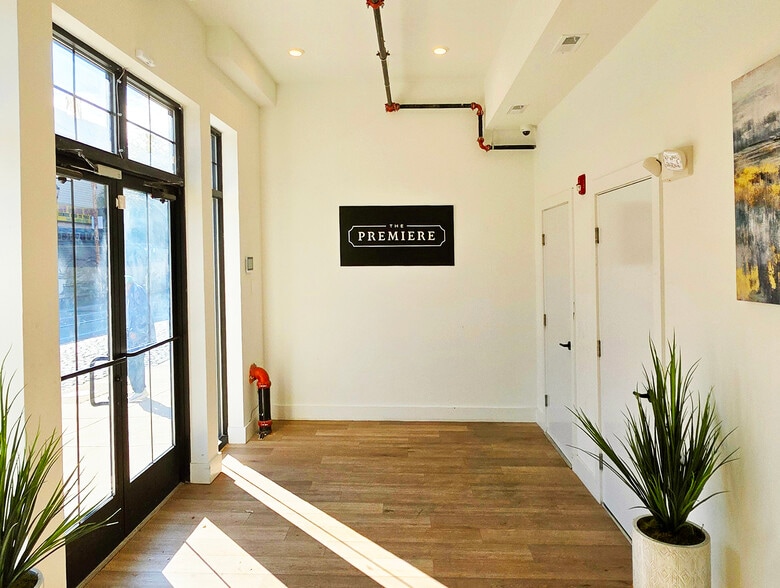 5900 Germantown Ave, Philadelphia, PA for lease - Building Photo - Image 2 of 11