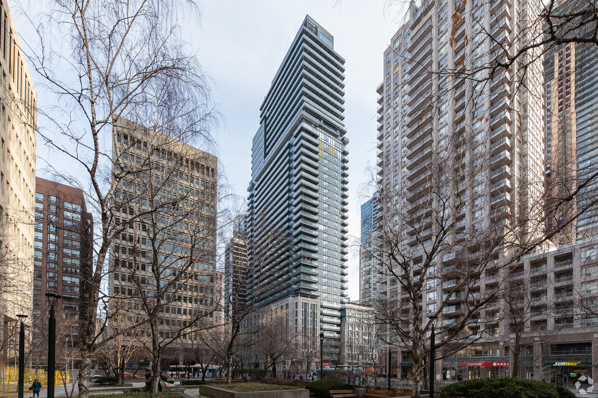 955 Bay St, Toronto, ON à vendre Photo principale- Image 1 de 1