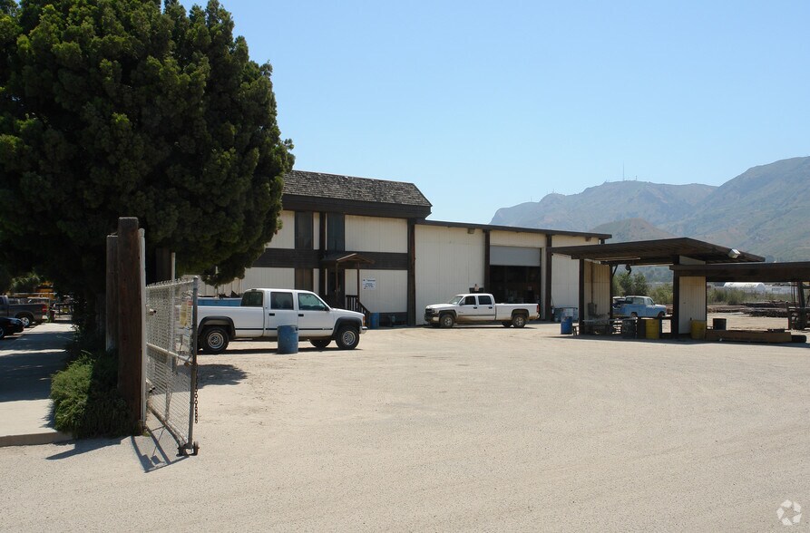 106 E Santa Maria St, Santa Paula, CA à vendre - Photo du bâtiment - Image 3 de 5