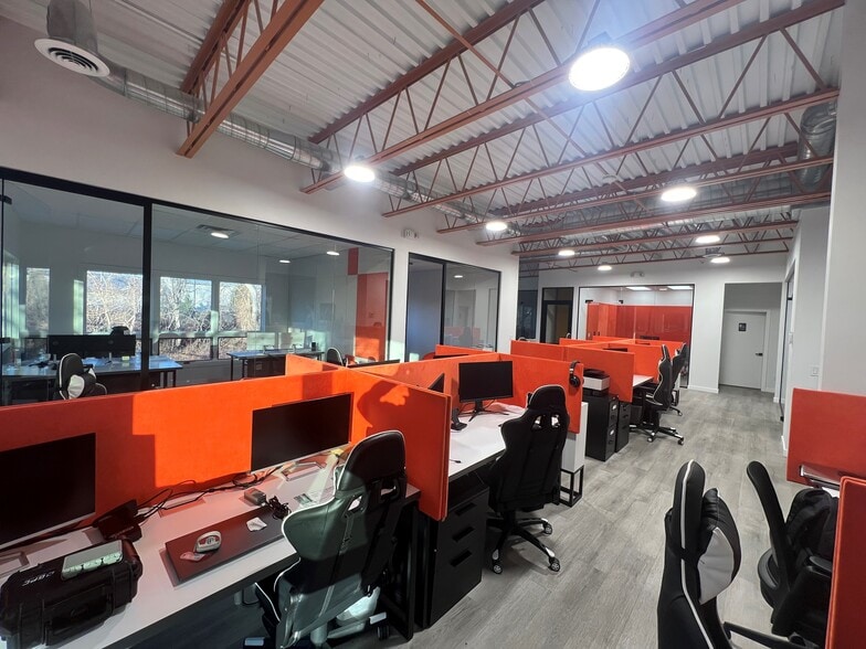 171 Railroad Dr, Warminster, PA for sale - Interior Photo - Image 3 of 13