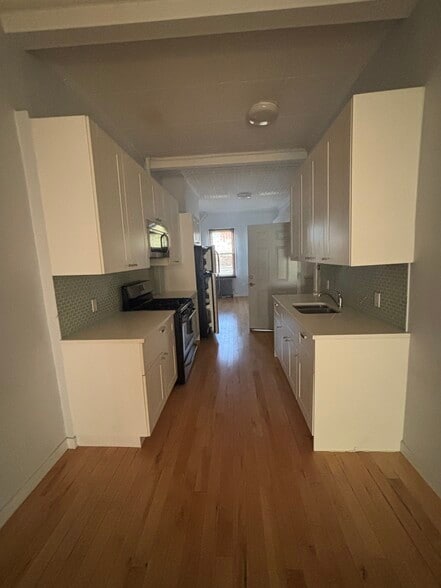 395 Manhattan Ave, New York, NY for sale - Building Photo - Image 2 of 6