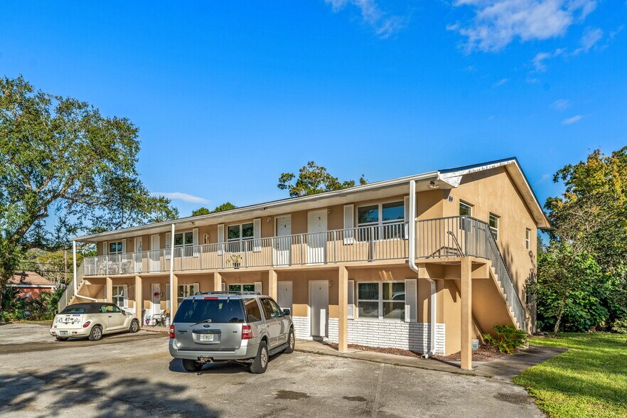 85-89 NW Irwin Ave, West Melbourne, FL à vendre - Photo du bâtiment - Image 3 de 31