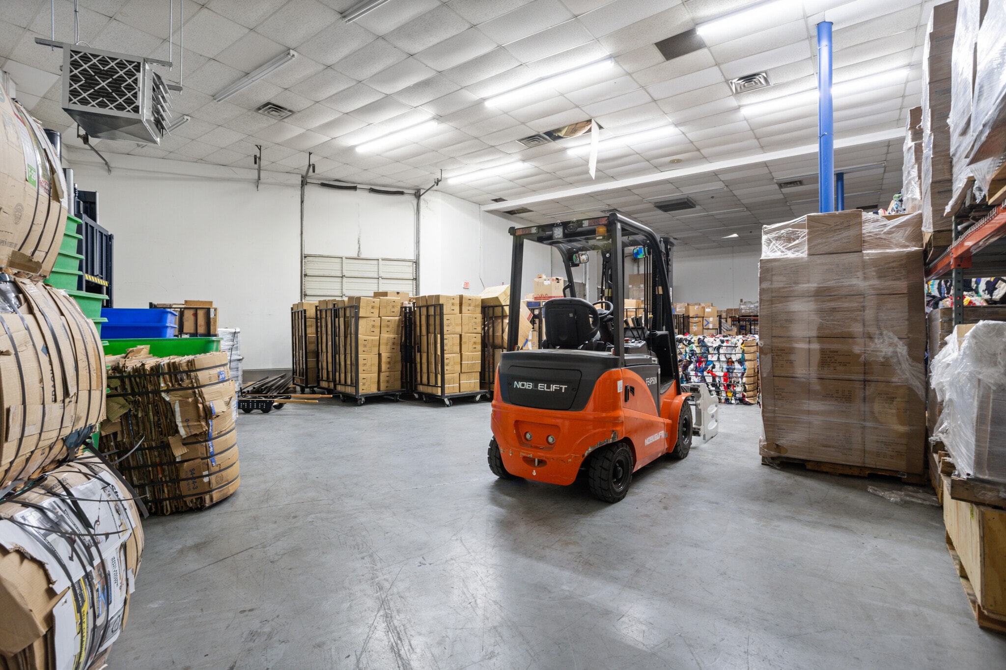 805 W Carrier Pky, Grand Prairie, TX à louer Photo du bâtiment- Image 1 de 4