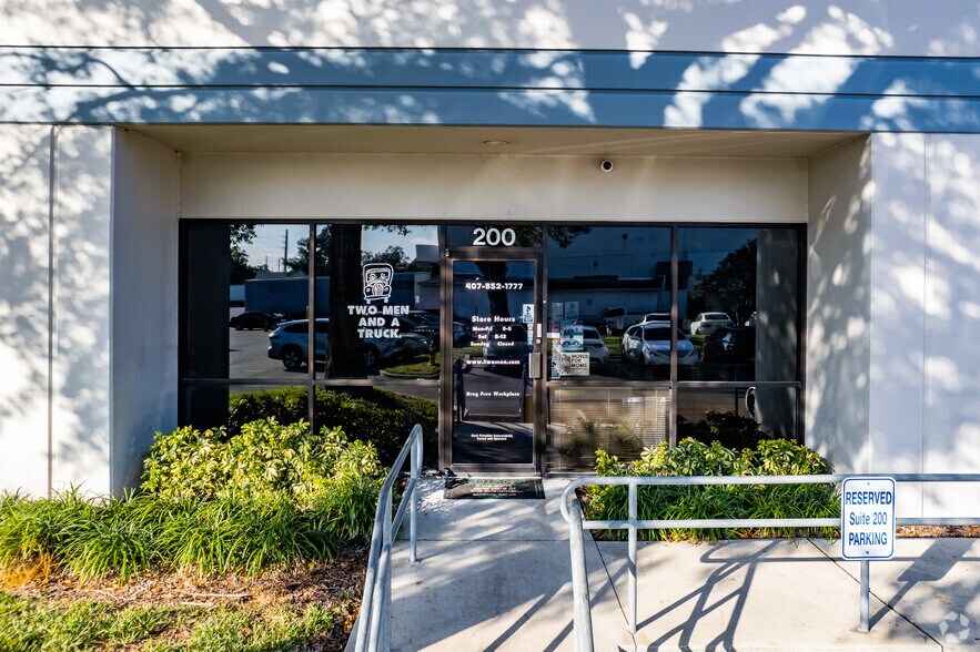 379 W Michigan St, Orlando, FL à louer - Photo du bâtiment - Image 2 de 7