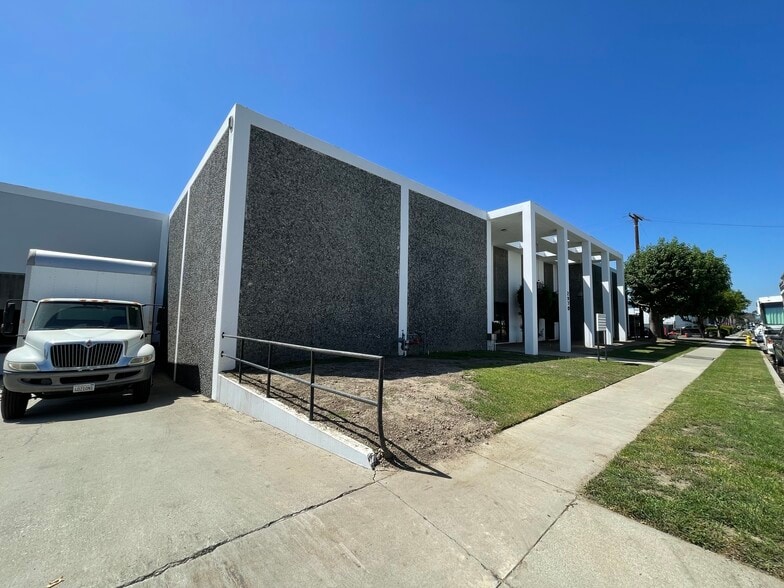 2970 E Maria St, Rancho Dominguez, CA for sale - Building Photo - Image 1 of 12