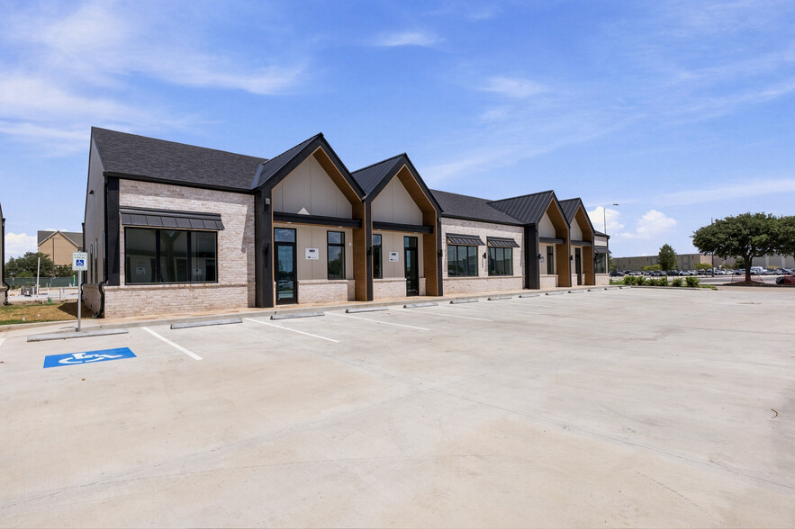 0 Katy Mills Cir, Katy, TX for lease - Building Photo - Image 2 of 18