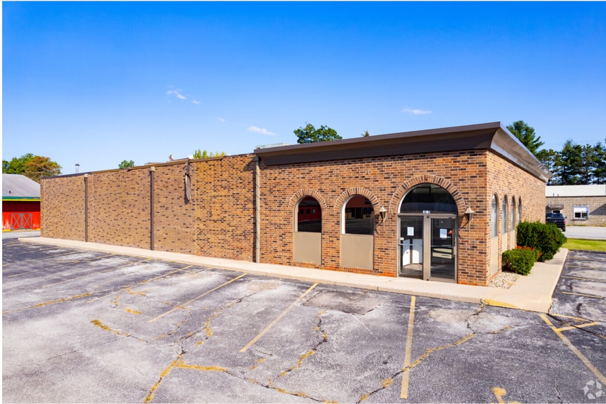 1657 Cassopolis St, Elkhart, IN for lease - Building Photo - Image 2 of 25
