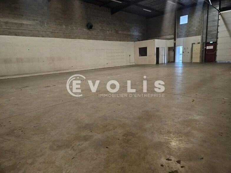 Flex in Chilly-Mazarin for lease - Interior Photo - Image 3 of 10