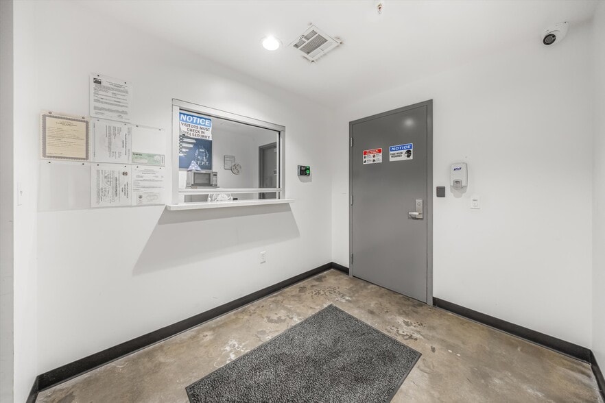 44211 Yucca Ave, Lancaster, CA à vendre - Photo du bâtiment - Image 3 de 51