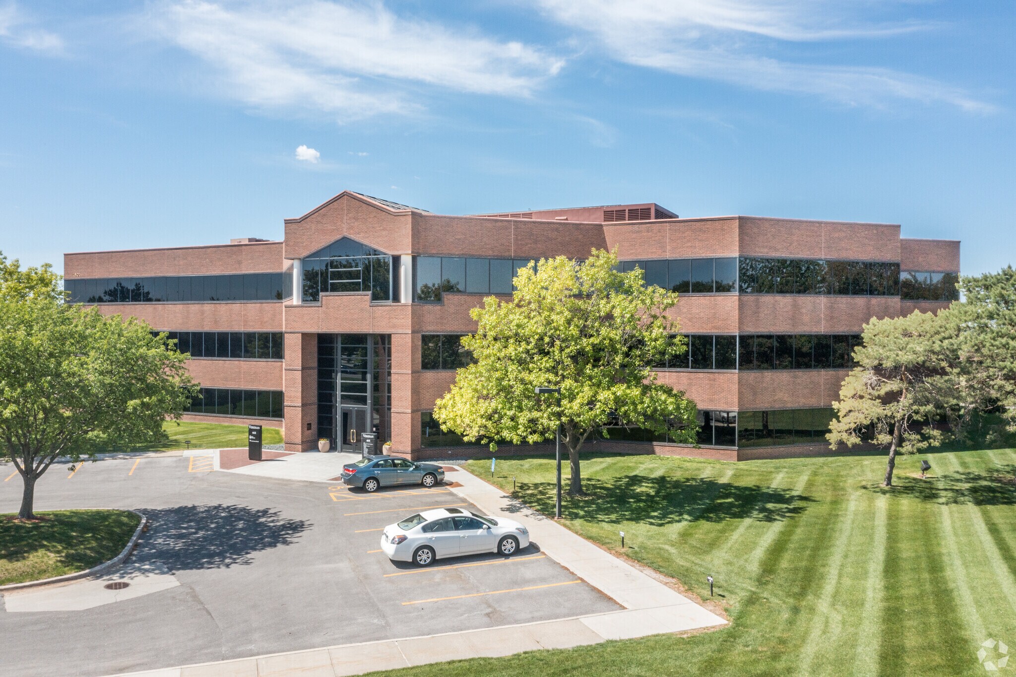4601 Westown Pky, West Des Moines, IA à louer Photo du bâtiment- Image 1 de 14