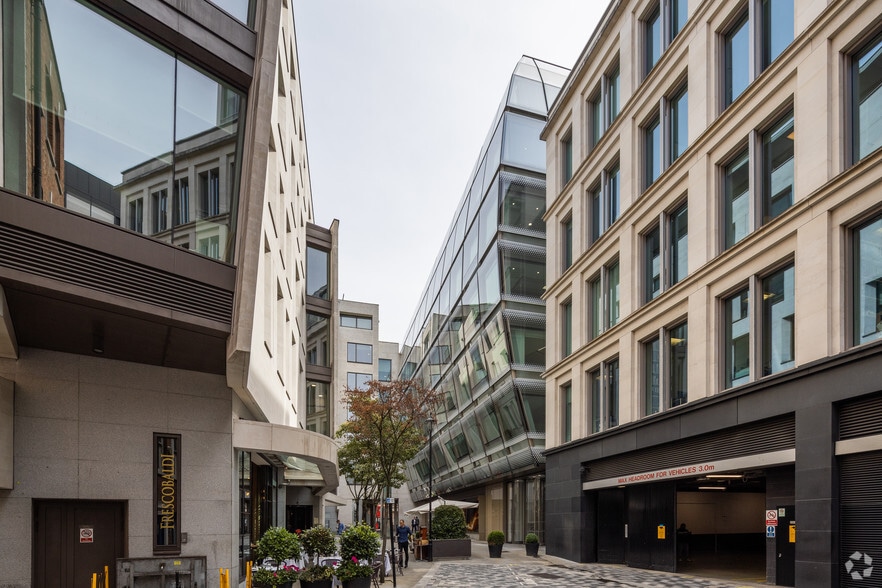 173 Regent St, London for lease - Building Photo - Image 2 of 5