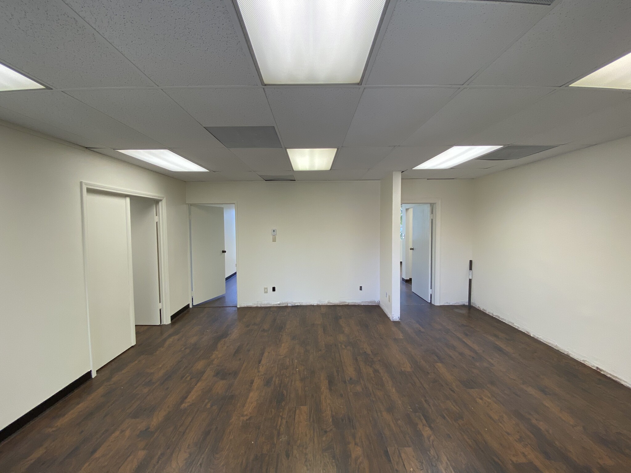 1820 W Orangewood Ave, Orange, CA for lease Interior Photo- Image 1 of 6