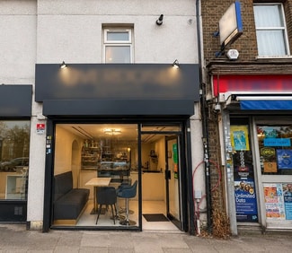 Plus de détails pour 1-1B High St, Uxbridge - Commerce de détail à louer