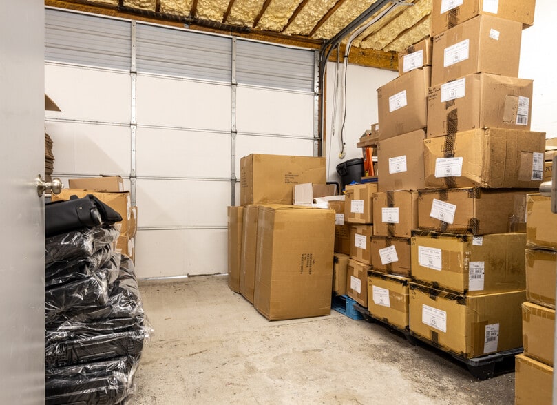 1709 Newbridge Rd, North Bellmore, NY for sale - Building Photo - Image 2 of 17