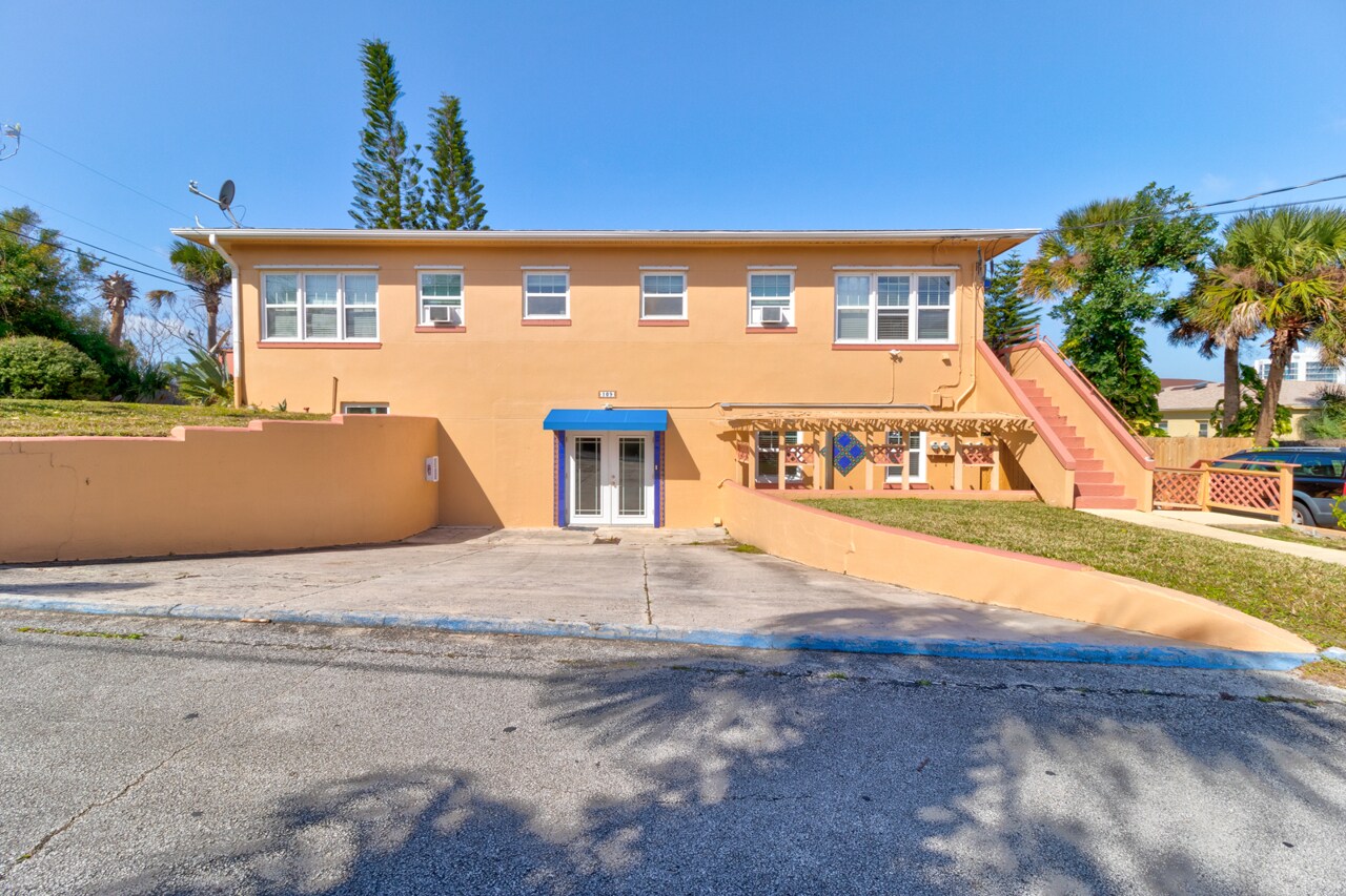 109 Blais Trl, Daytona Beach Shores, FL for sale Primary Photo- Image 1 of 24