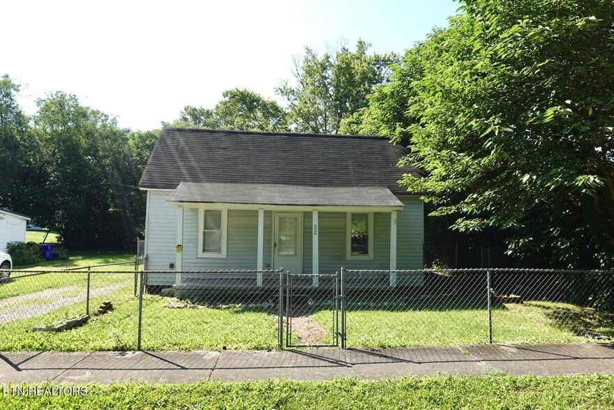 22 Unit Portfolio - Rockwood & Harriman, portfolio of 19 properties for sale on LoopNet.ca - Building Photo - Image 2 of 23