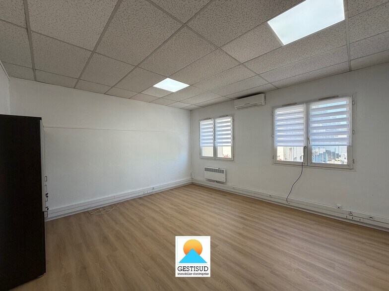 248 Avenue Des Paluds, Aubagne à louer - Photo du bâtiment - Image 3 de 5