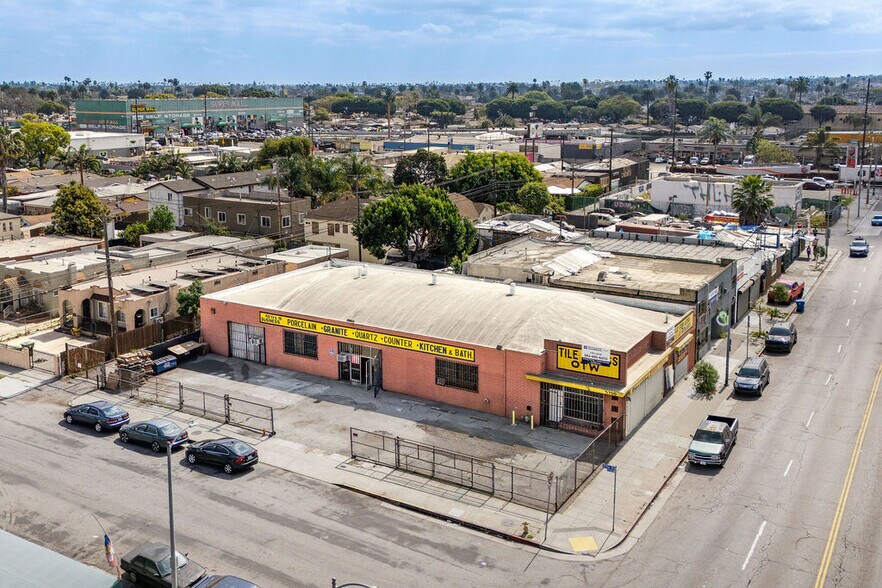 5700 S Western Ave, Los Angeles, CA à louer - Photo du bâtiment - Image 2 de 8
