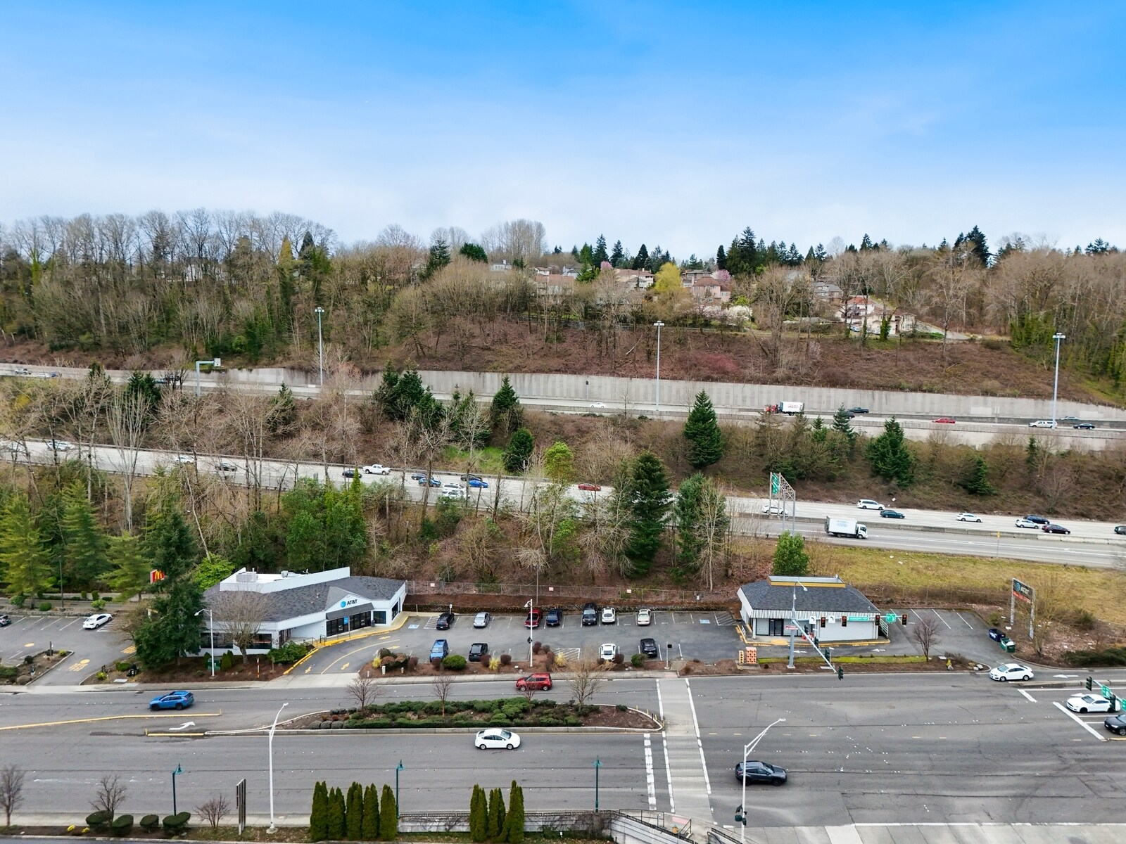 Southcenter Parkway Retail portefeuille de 2 propriétés à vendre sur LoopNet.ca Aérien- Image 1 de 4