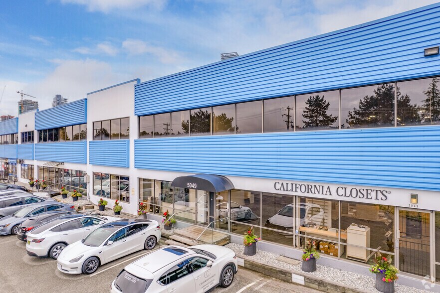 5025-5049 Still Creek Ave, Burnaby, BC à louer - Photo du bâtiment - Image 3 de 4
