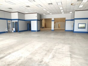 3074 Forest Hill Blvd, West Palm Beach, FL for lease Interior Photo- Image 2 of 5