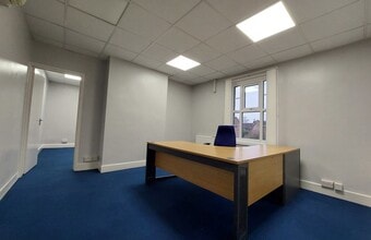 15 Grove Pl, Bedford for lease Interior Photo- Image 2 of 2