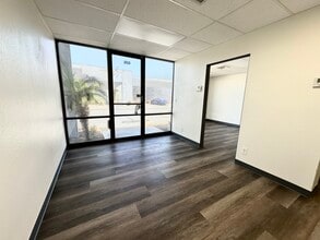 4060 N Palm St, Fullerton, CA à louer Photo intérieure- Image 1 de 14