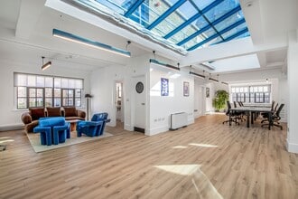 22 Cross Keys Close, Londres à louer Photo intérieure- Image 2 de 13