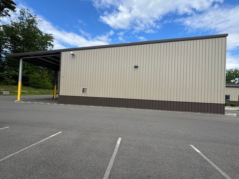 419 Route 146, Clifton Park, NY for lease - Building Photo - Image 2 of 5