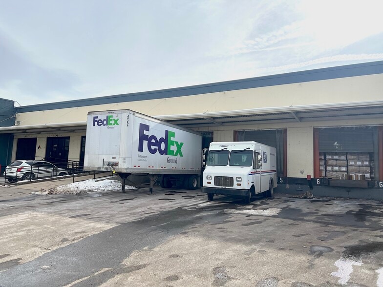 240-2525 W 5th / Bryant St, Denver, CO for lease - Building Photo - Image 2 of 5