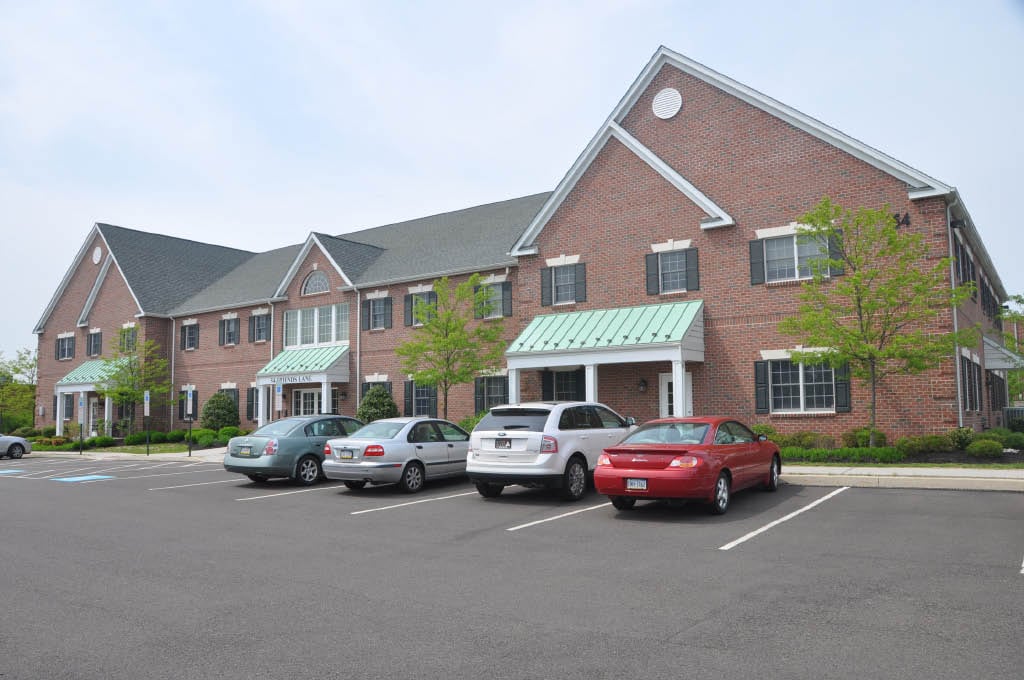 54 Friends Ln, Newtown, PA for lease Primary Photo- Image 1 of 11