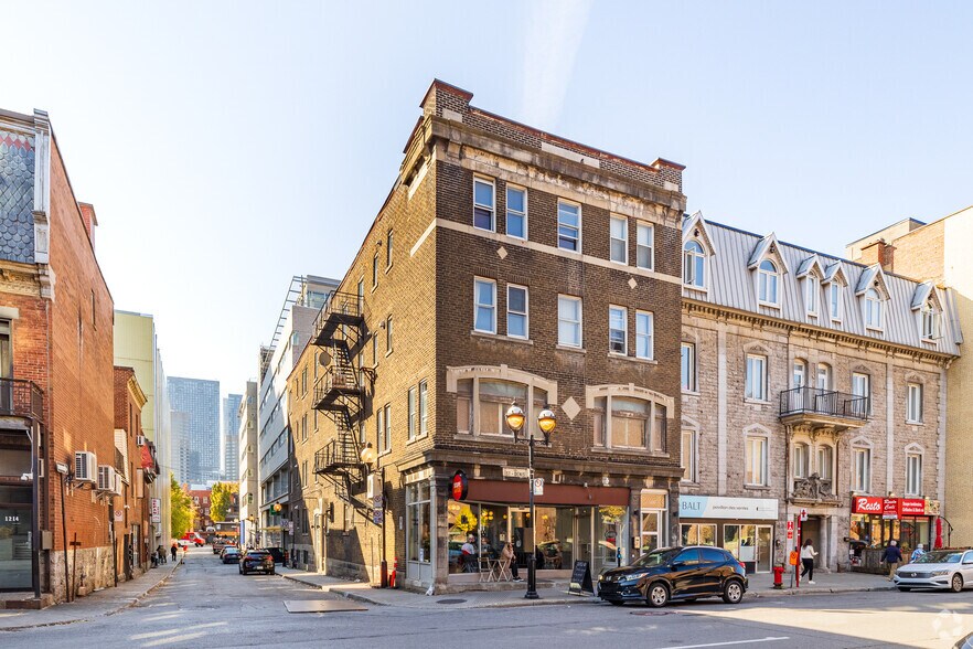 1228-1232 Rue Saint-Denis, Montréal, QC à louer - Photo principale - Image 1 de 3