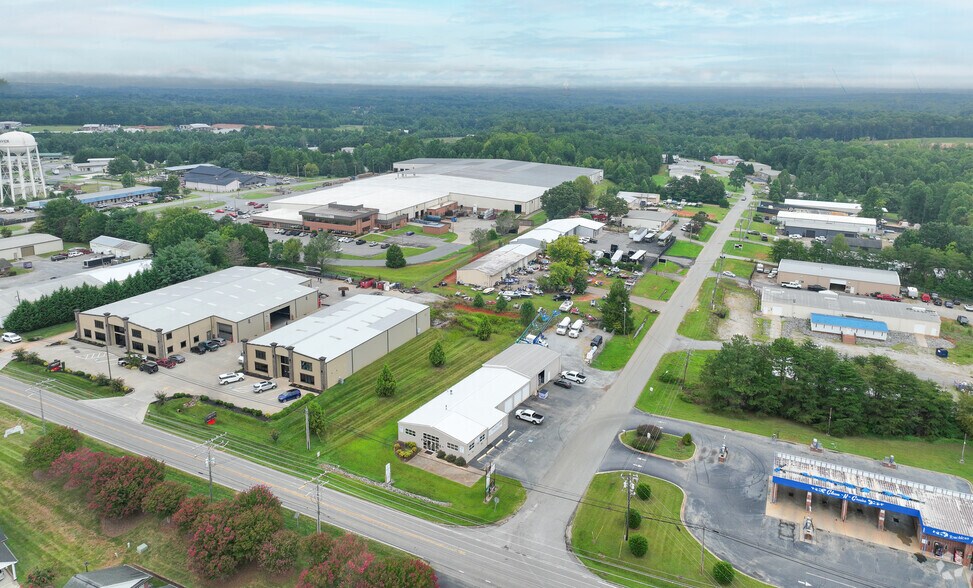 6645 Denver Industrial Park Rd, Denver, NC à louer - Aérien - Image 2 de 23