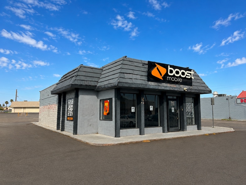 2110 E Cheyenne Ave, North Las Vegas, NV for lease - Building Photo - Image 1 of 3