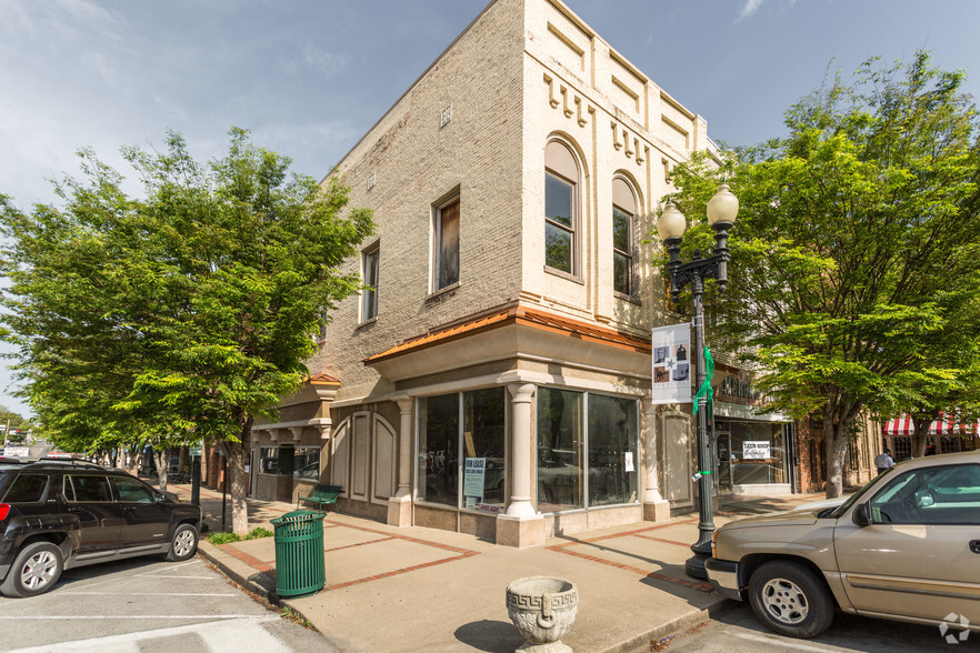 102 W 7th St, Columbia, TN for sale - Primary Photo - Image 1 of 1