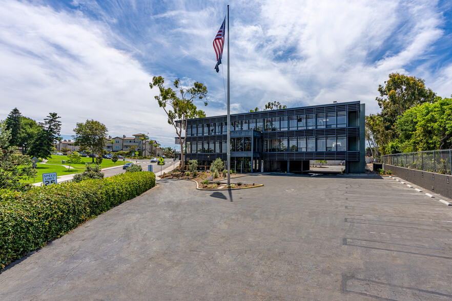 2333 State St, Carlsbad, CA for lease - Building Photo - Image 3 of 13